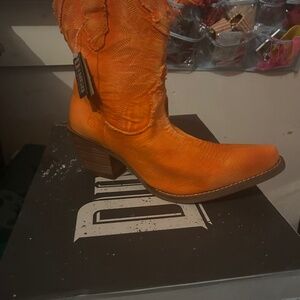 New Dingo orange boots